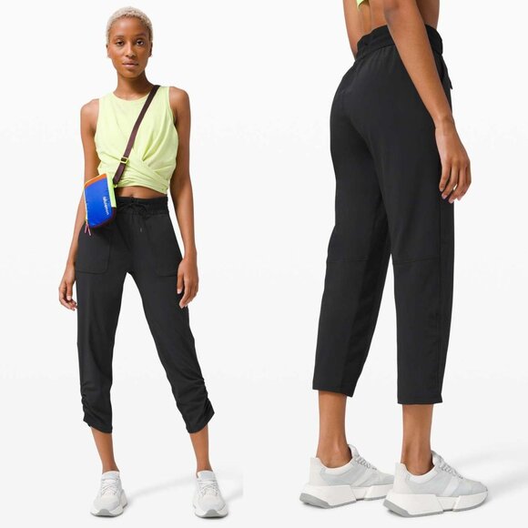 Lululemon Black Beyond the Studio Crop Pants Size 4 - 2200 - Picture 1 of 9